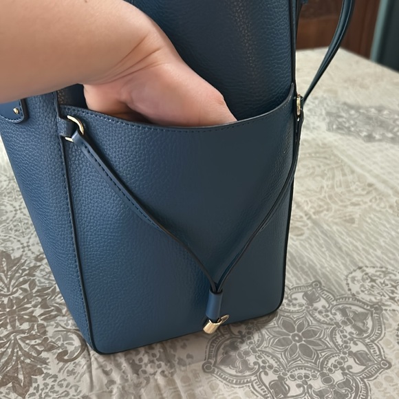 Micheal Kors purse - Picture 3 of 5